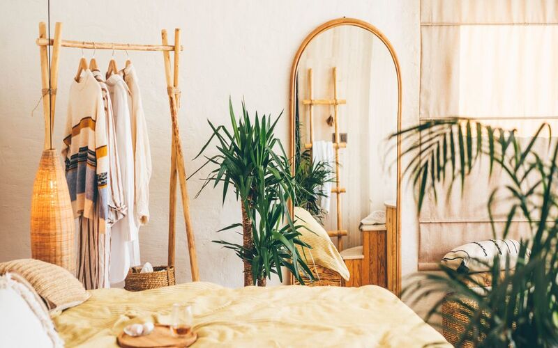 Sediakan Standing Mirror untuk kamar aesthetic
